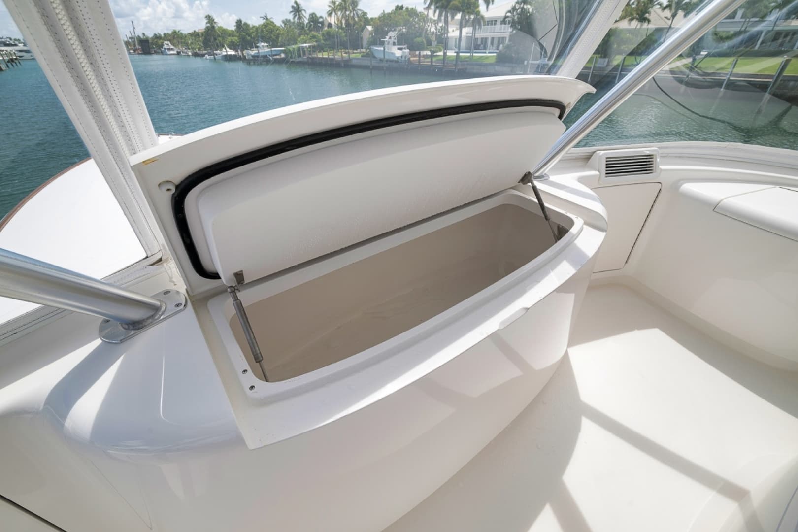 2017 Viking 62 Convertible