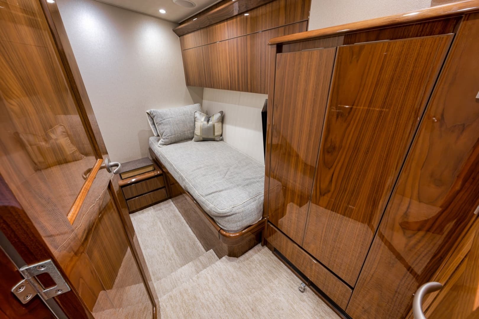2017 Viking 62 Convertible