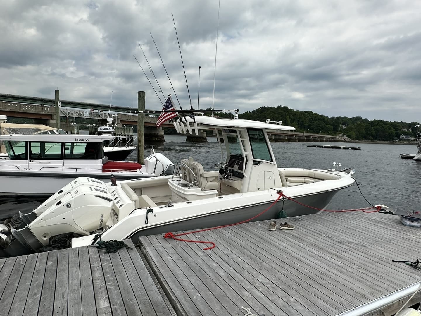 2024 Boston Whaler 250 Outrage