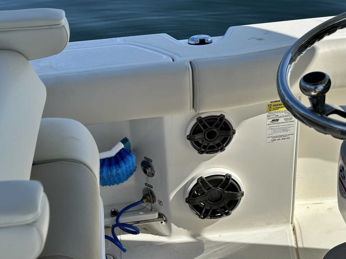 2024 Boston Whaler 250 Outrage