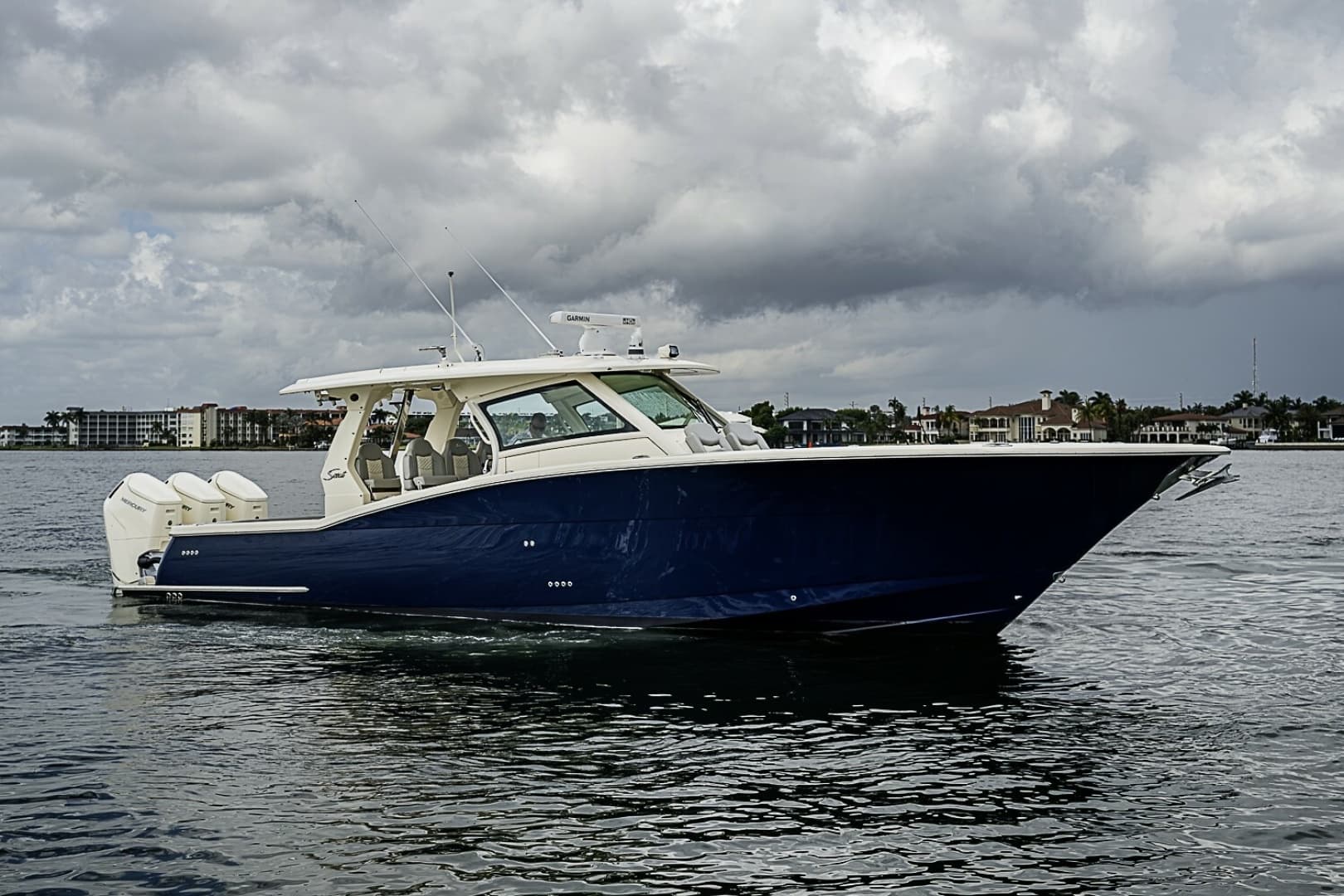 Scout 42 Maizey Blue - Exterior Profile