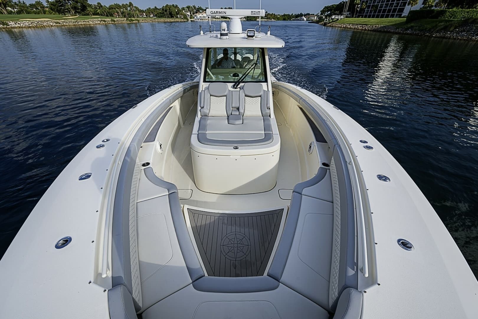 Scout 42 Maizey Blue - Exterior Bow