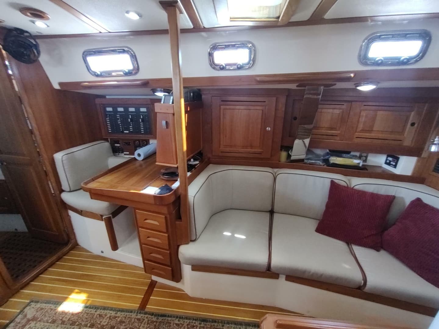 2004 Tartan 3700