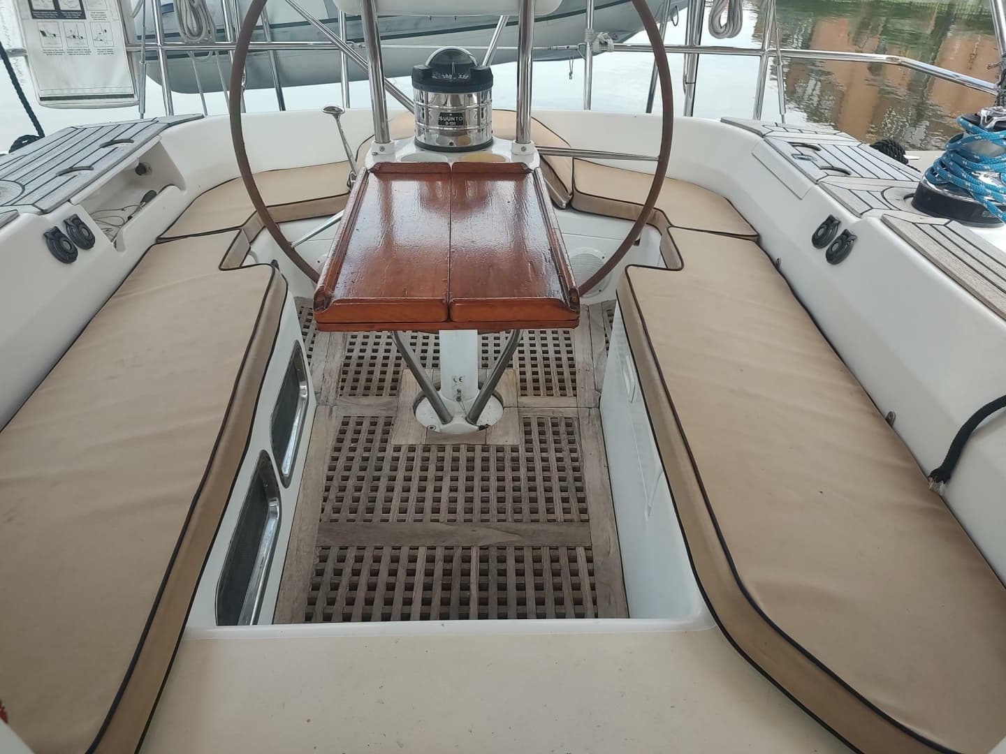 2004 Tartan 3700