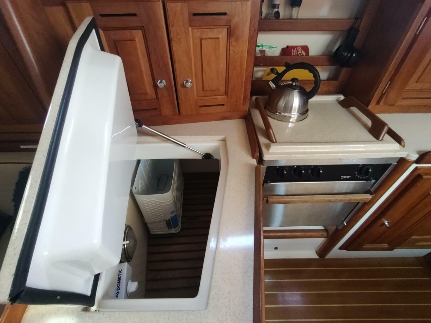 2004 Tartan 3700