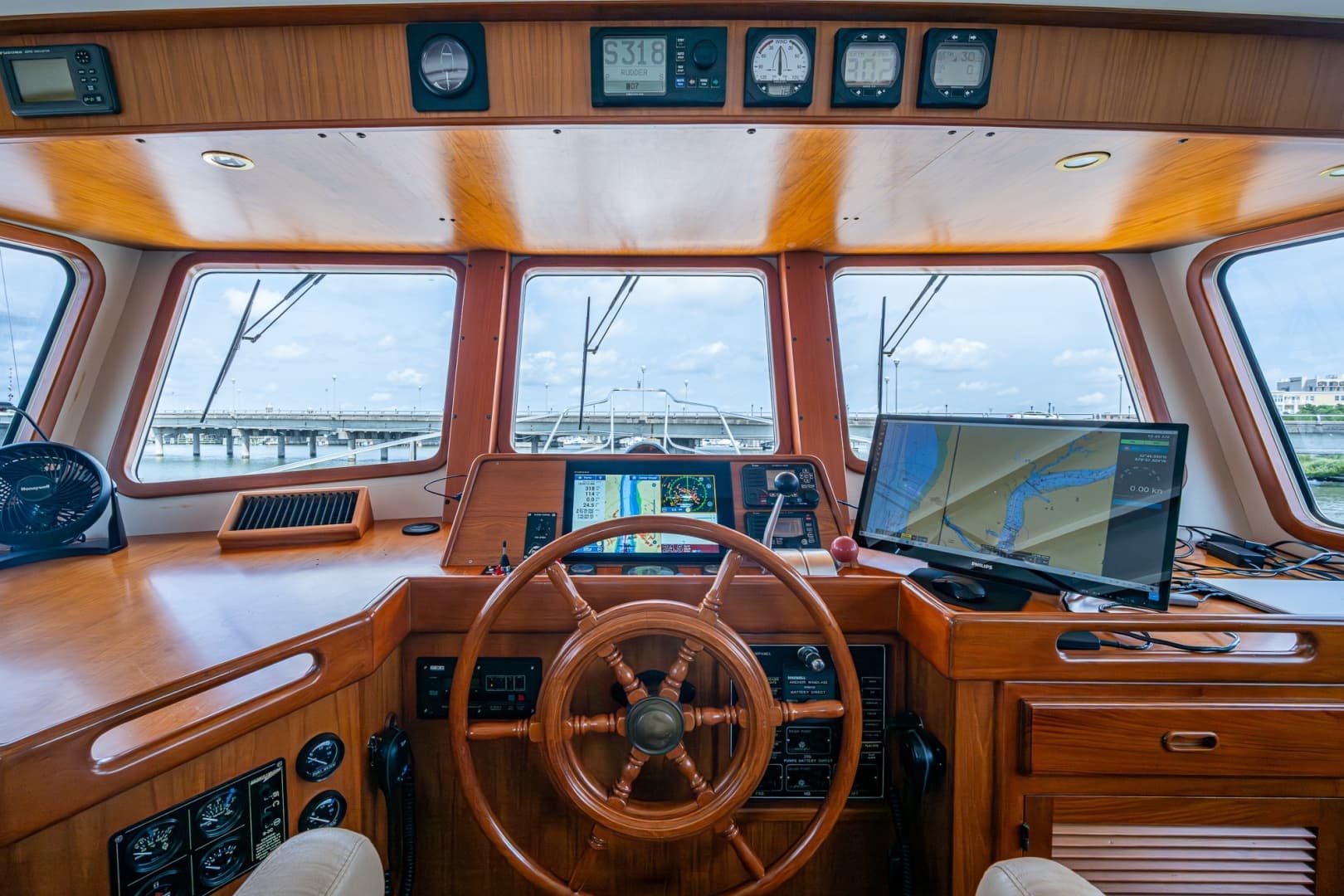 Pilothouse Helm