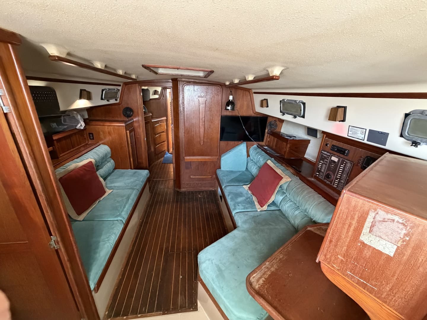 1986 Island Packet 38