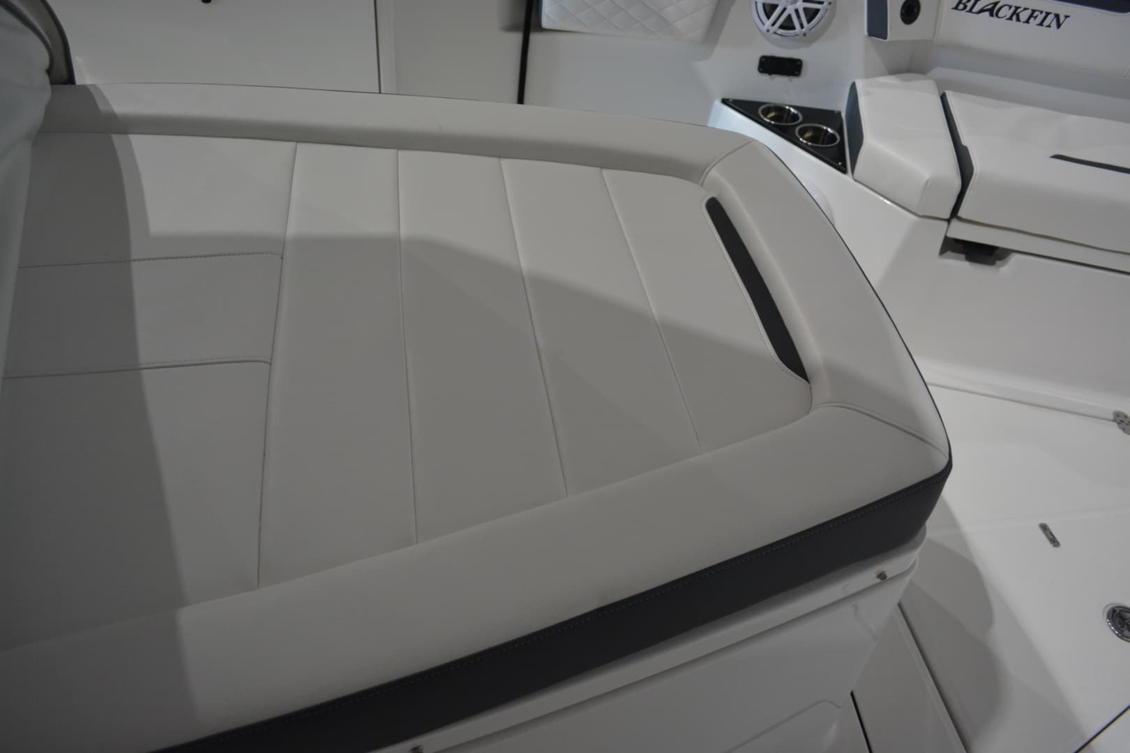 2023 Blackfin 332 CC