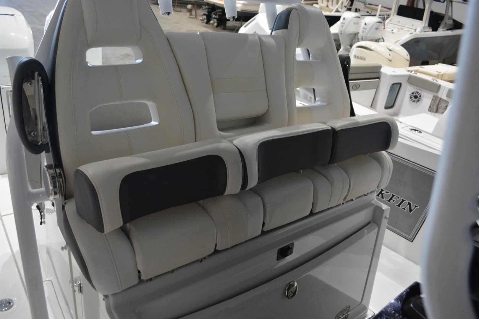 2023 Blackfin 332 CC