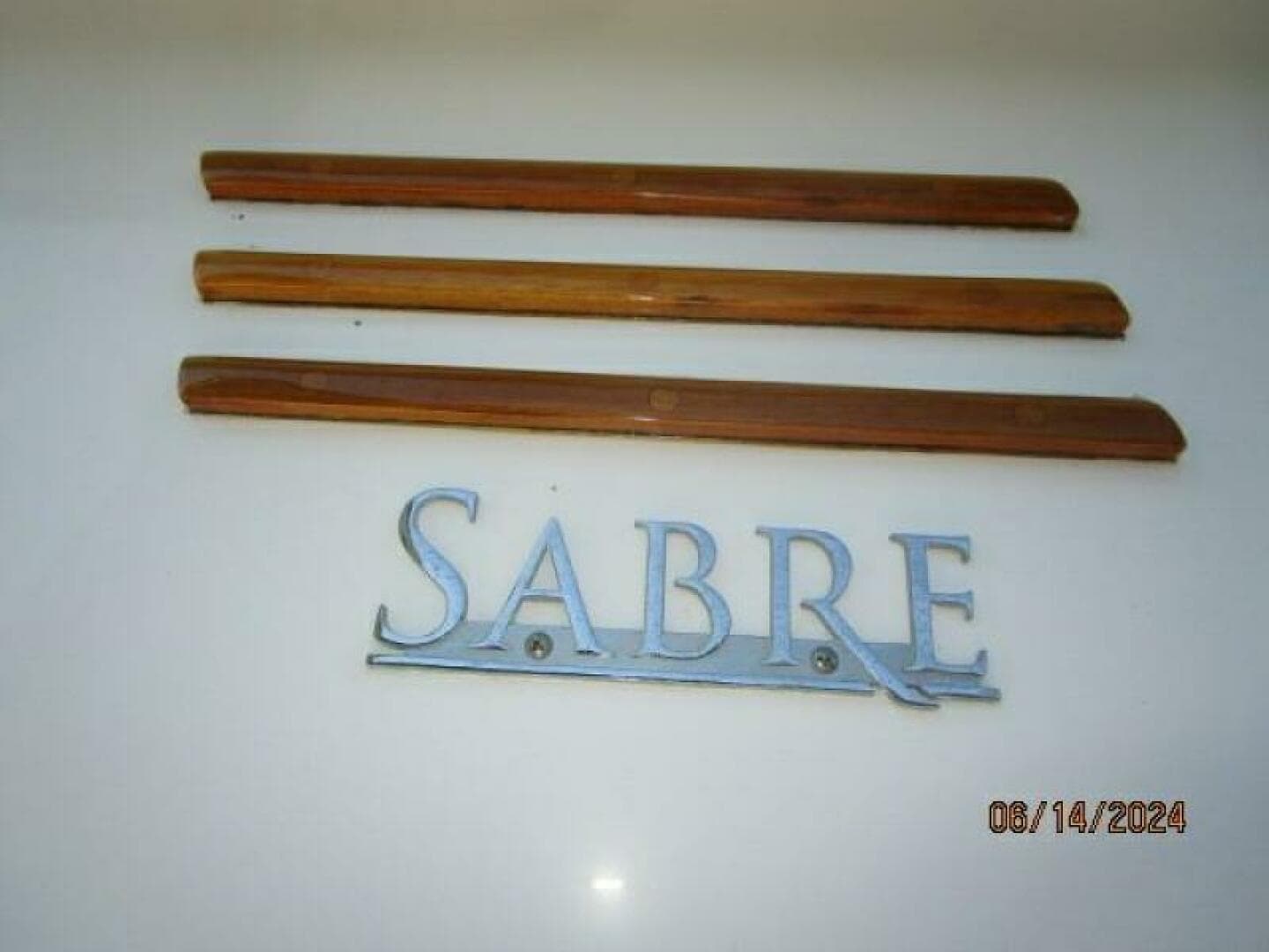 42' Sabre brand plate