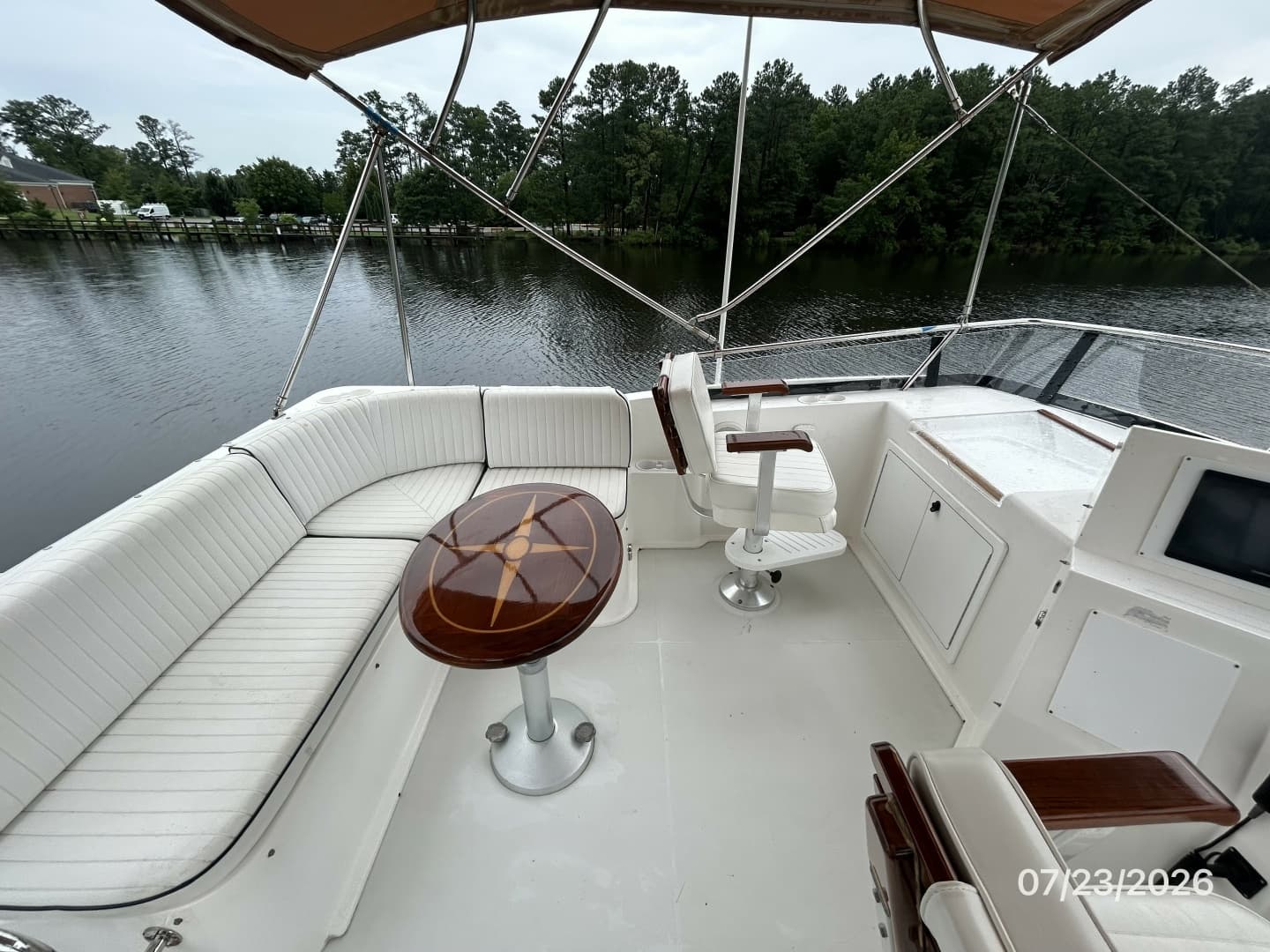 42' Sabre flybridge port