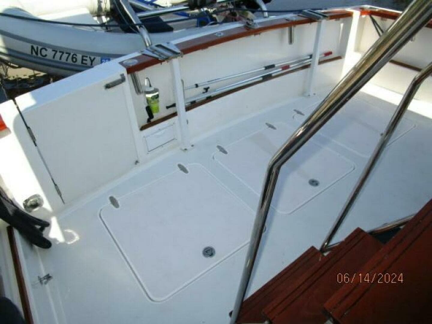 42' Sabre cockpit2