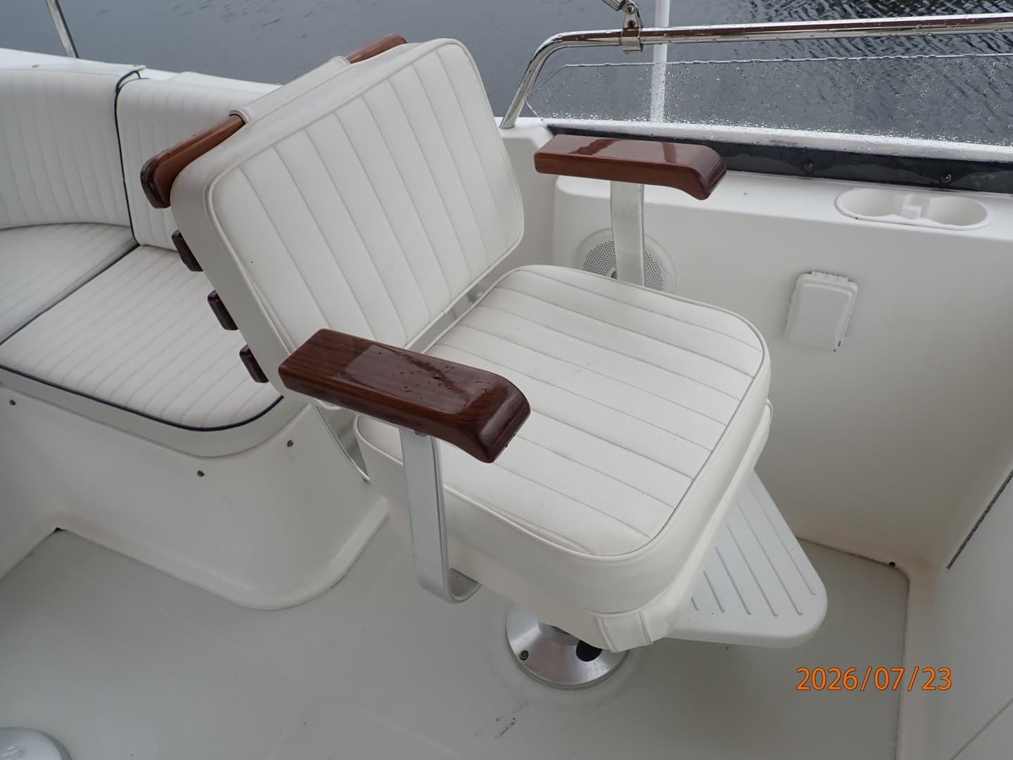 42' Sabre flybridge mate seat