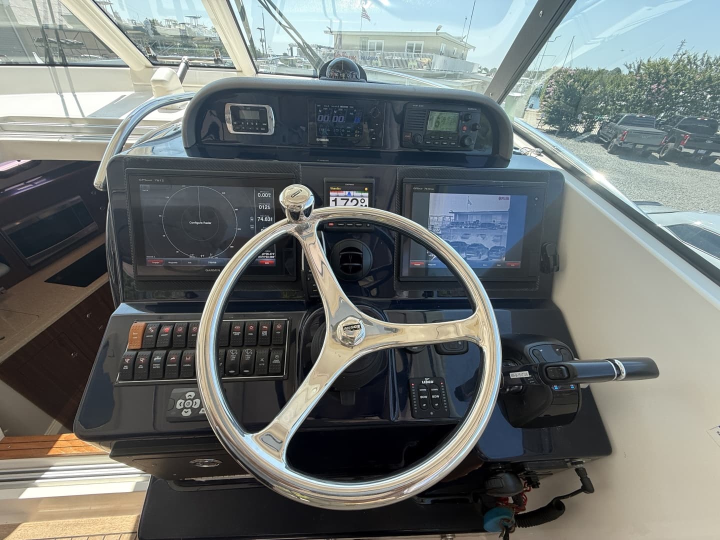 2016 Pursuit 345 OS