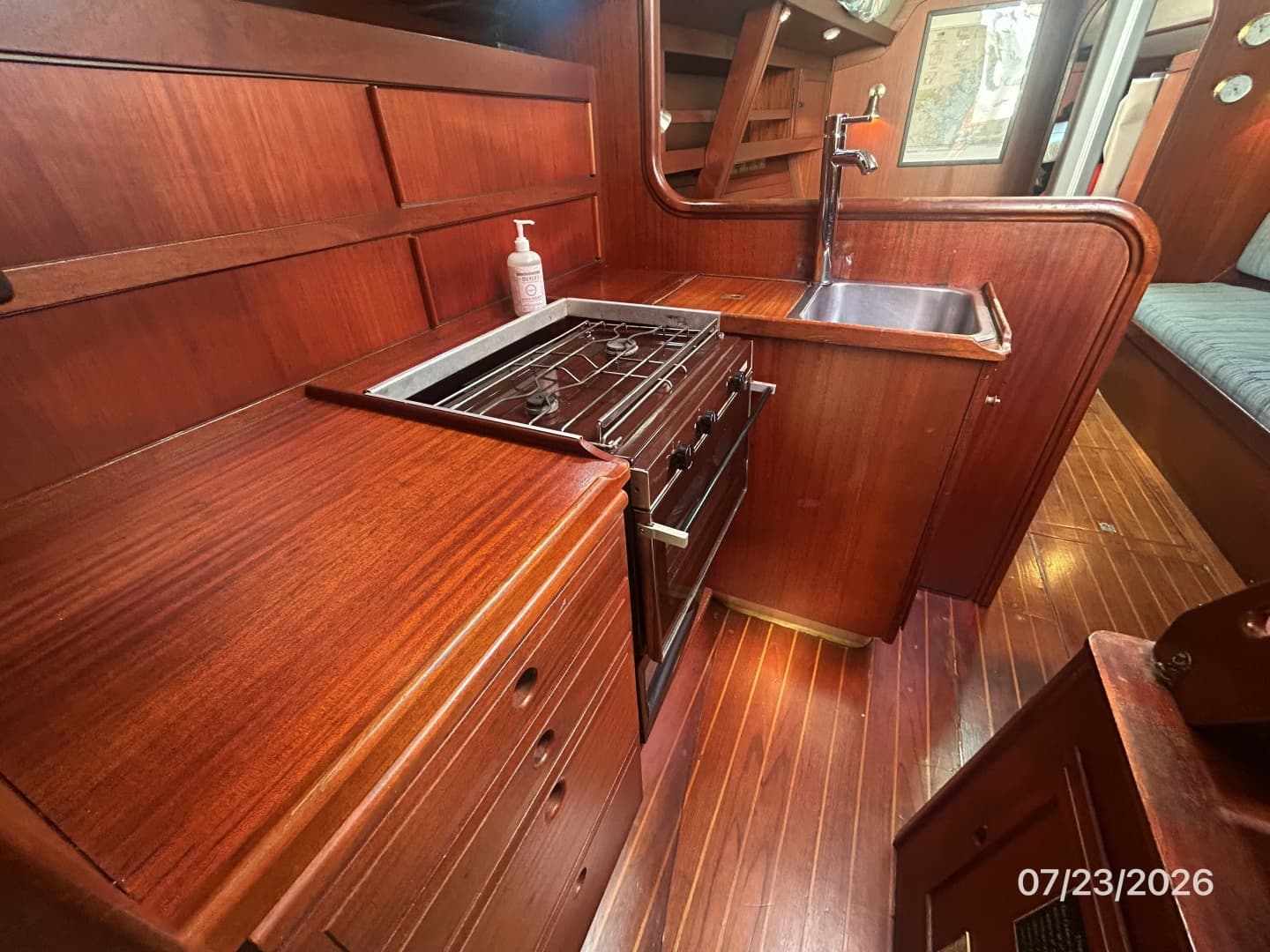 35' Scanmar galley2