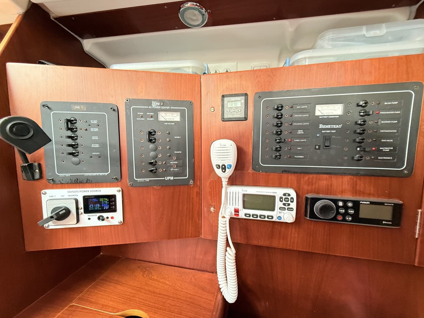 2004 Beneteau 373