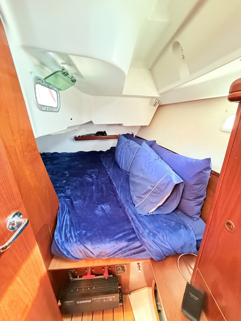 2004 Beneteau 373