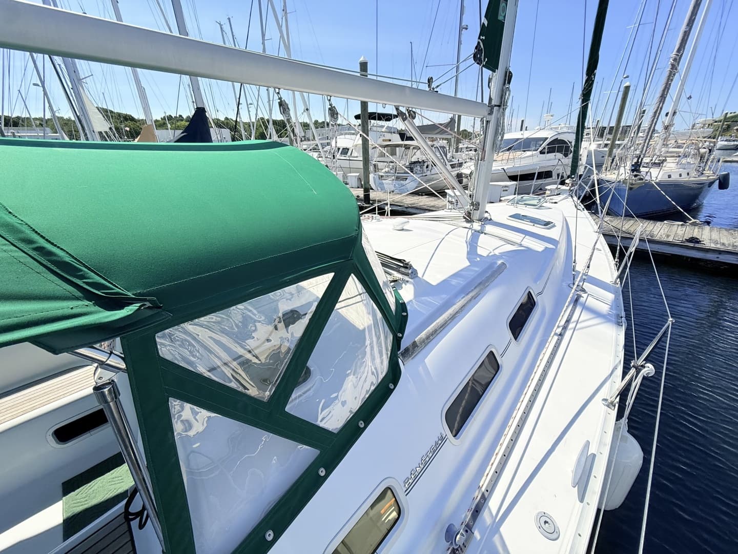 2004 Beneteau 373