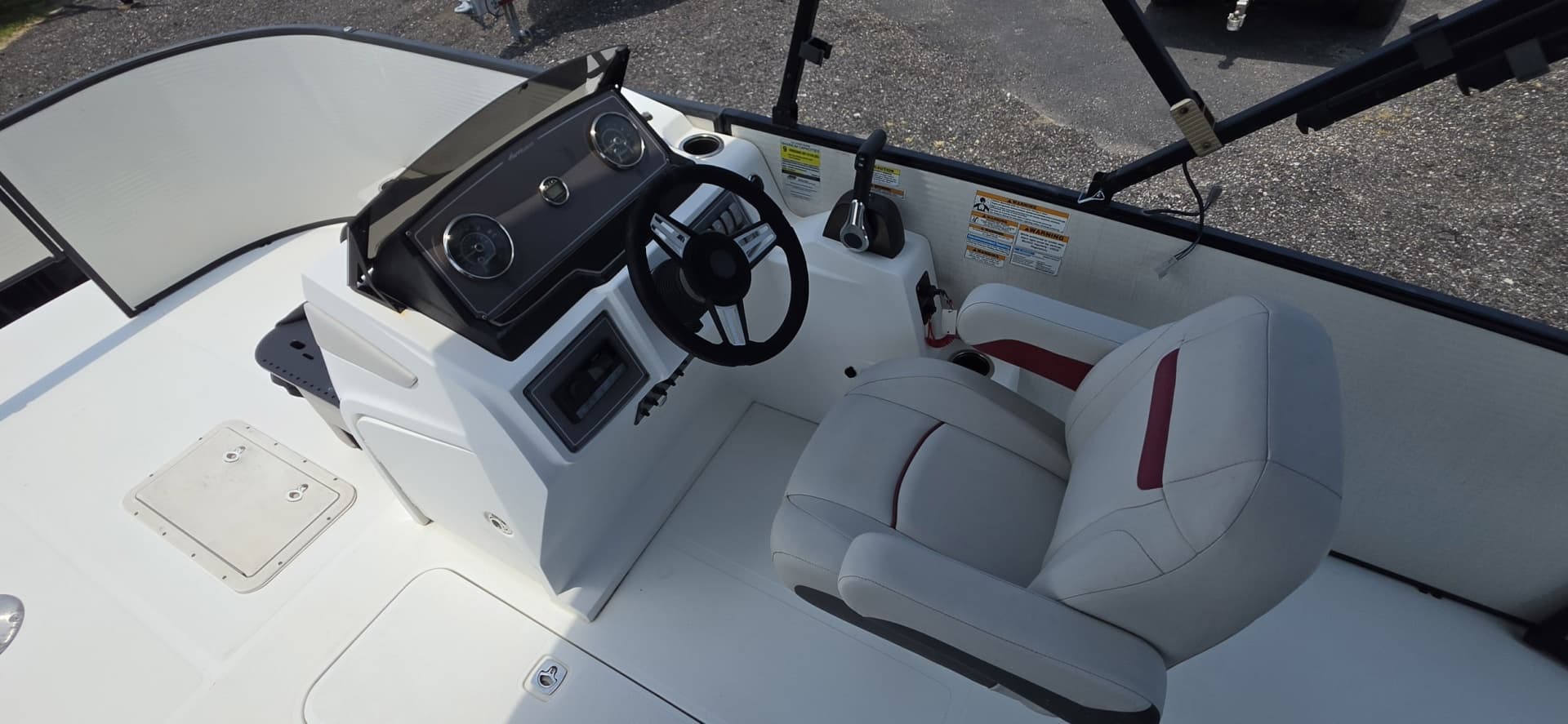 2023 Hurricane FunDeck 1960 RE OB