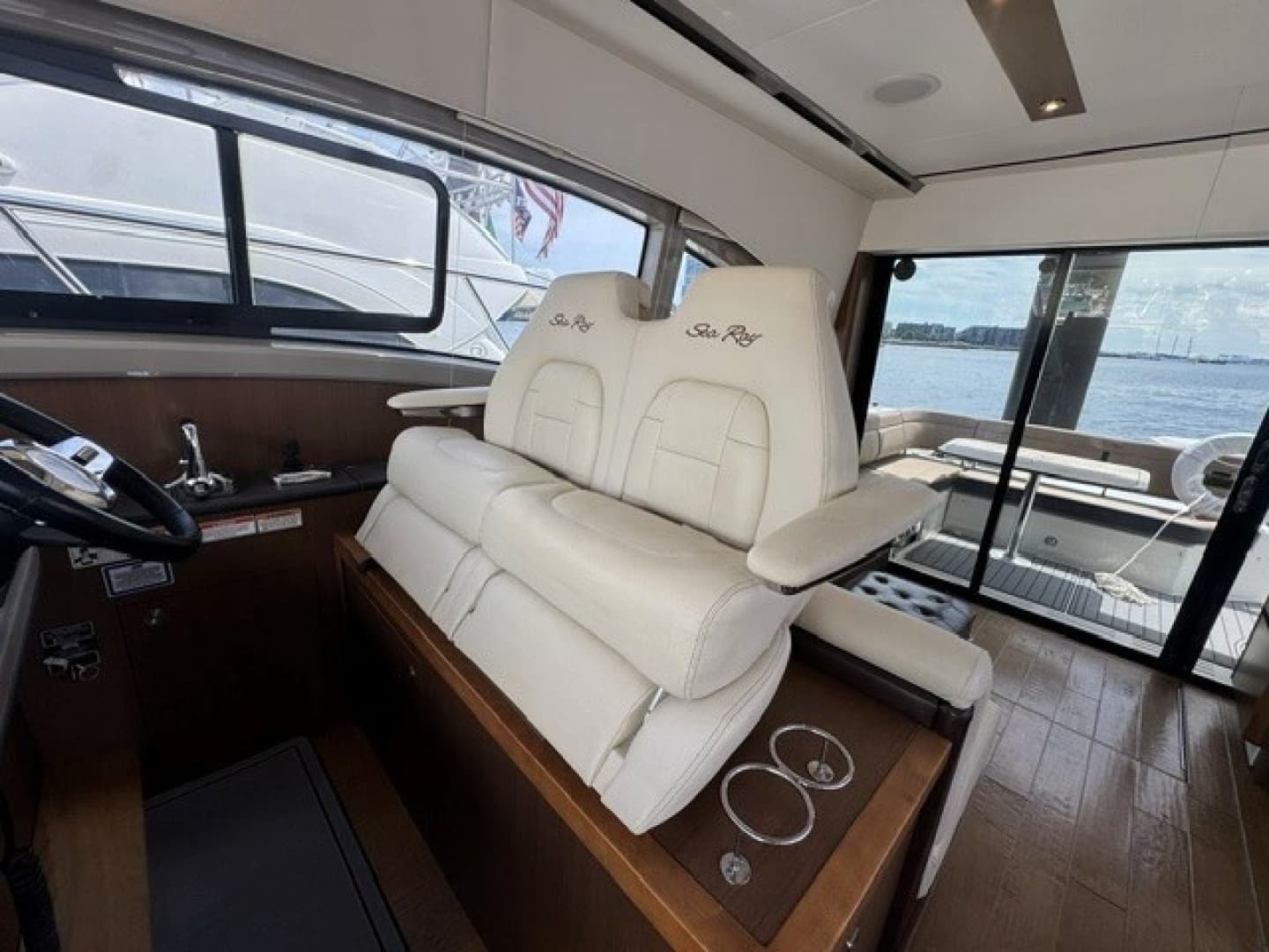 2017 Sea Ray 400 Sundancer