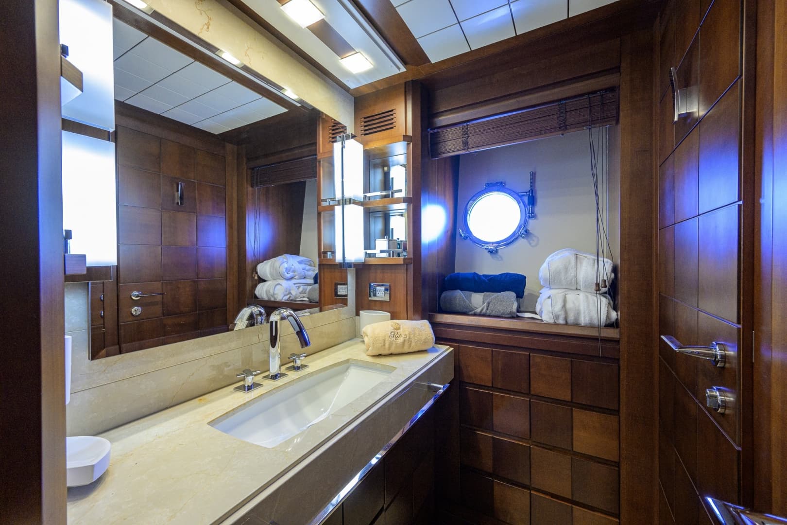 2008 Azimut Flybridge