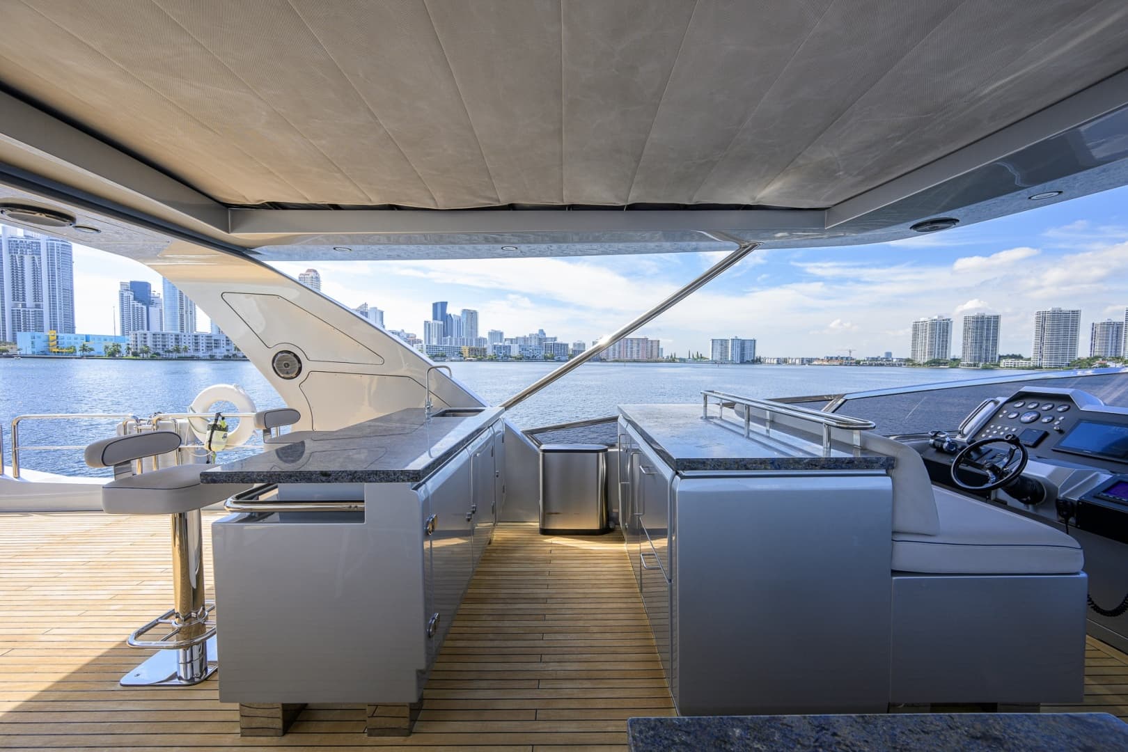 2008 Azimut Flybridge