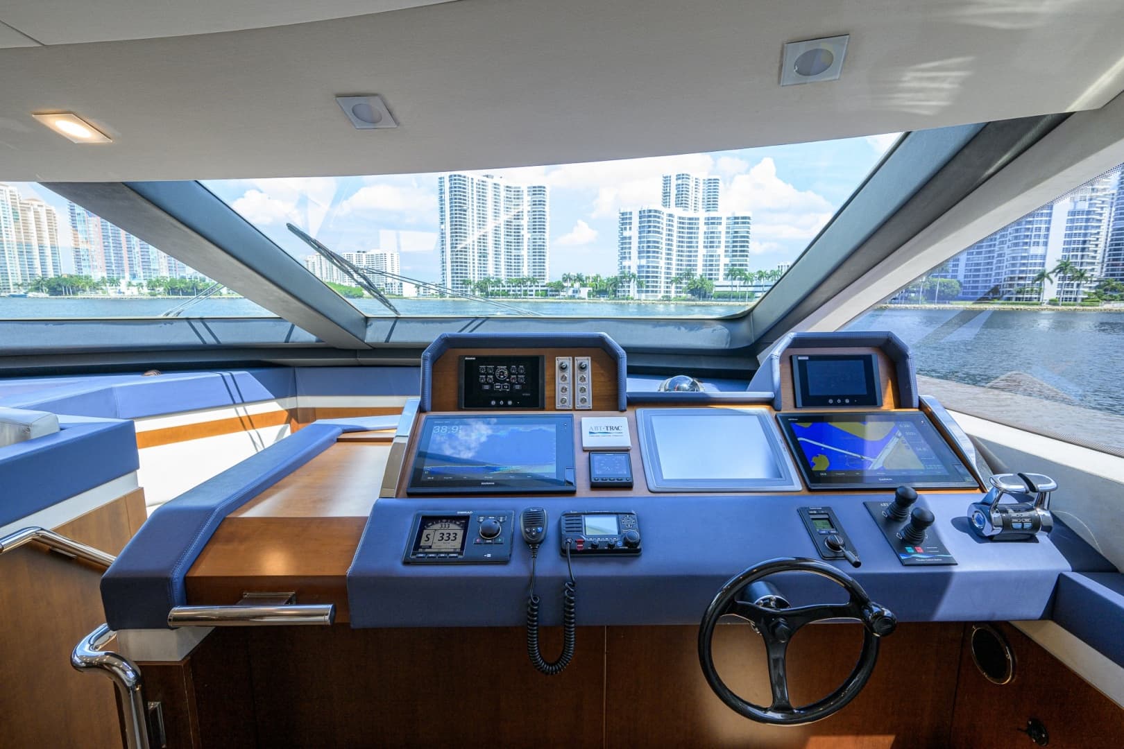 2008 Azimut Flybridge