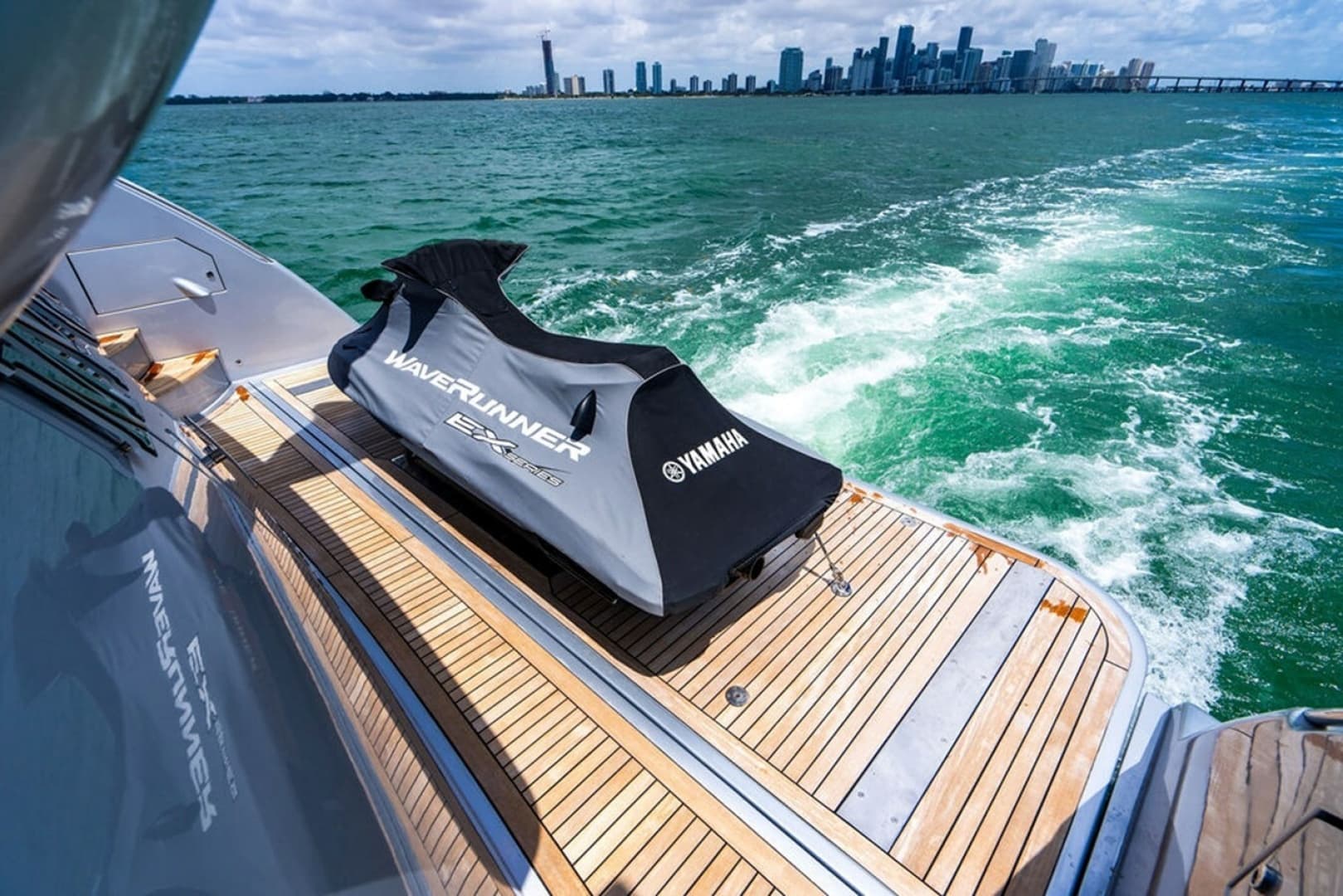 2008 Azimut Flybridge