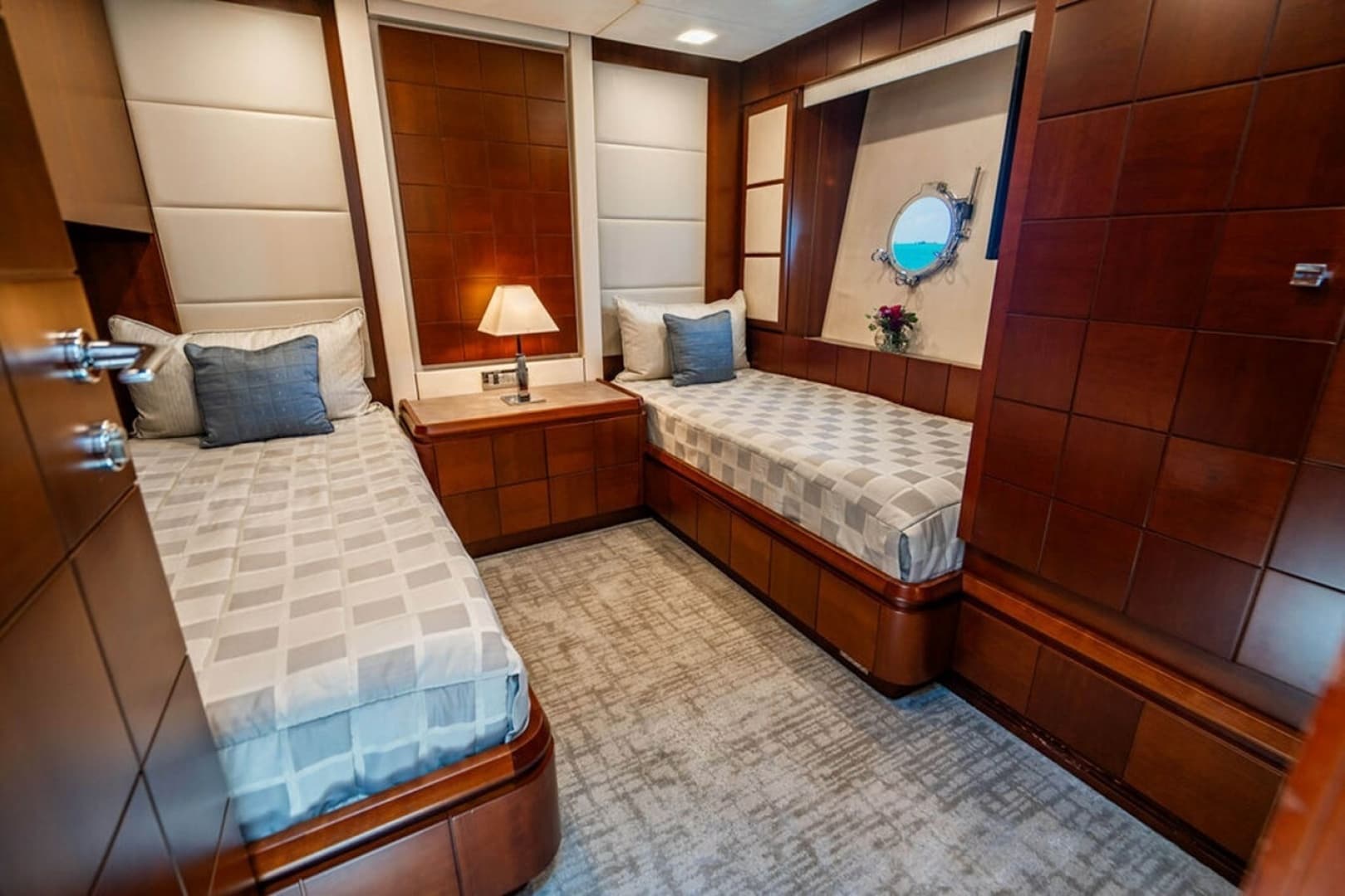 2008 Azimut Flybridge