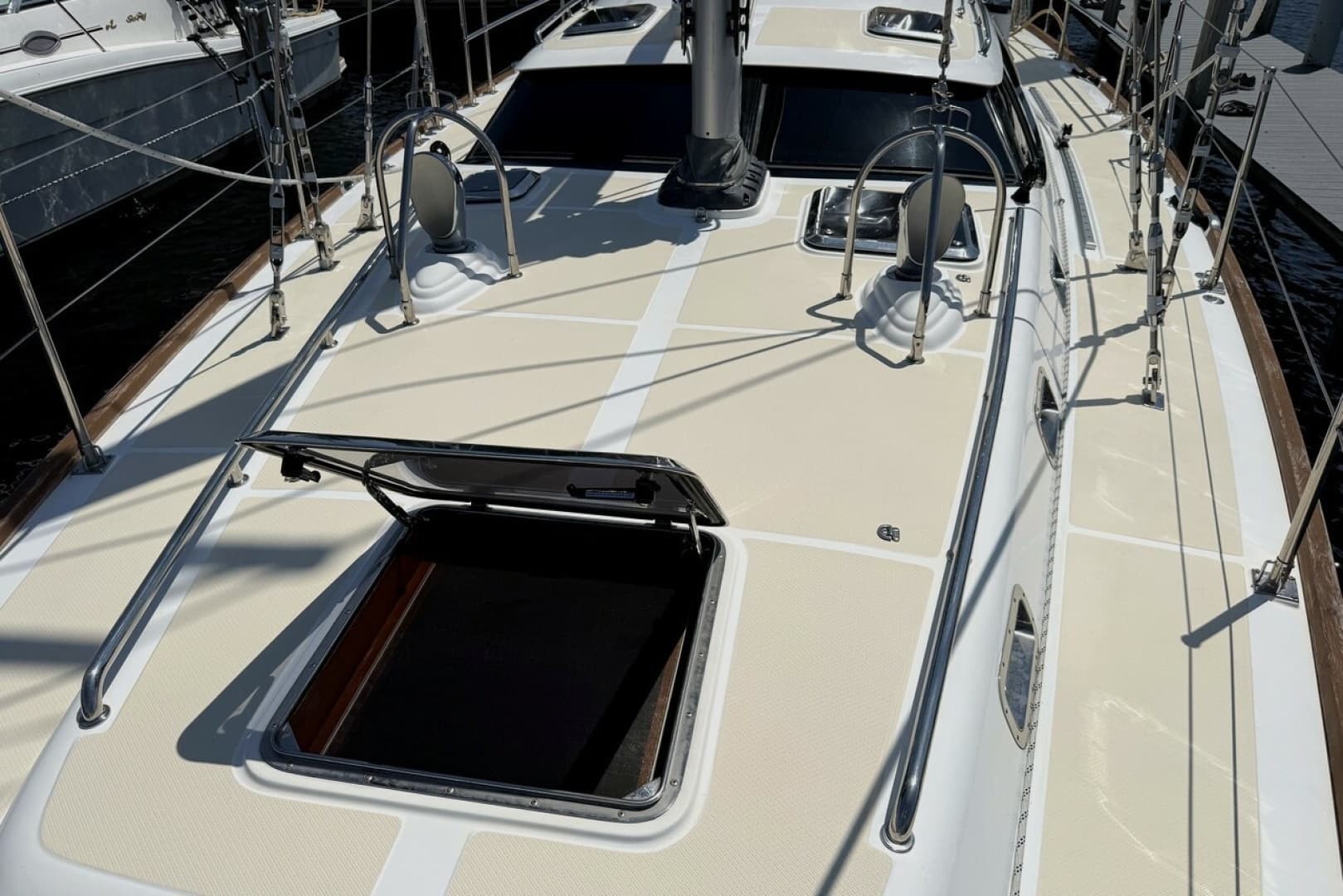 2016 Hylas 56