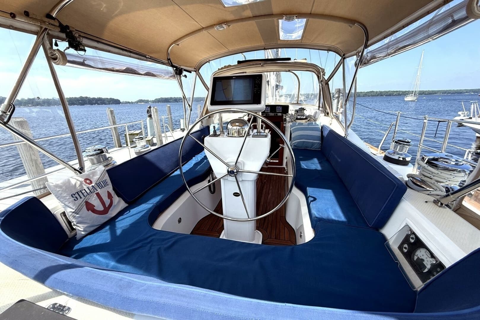 2016 Hylas 56