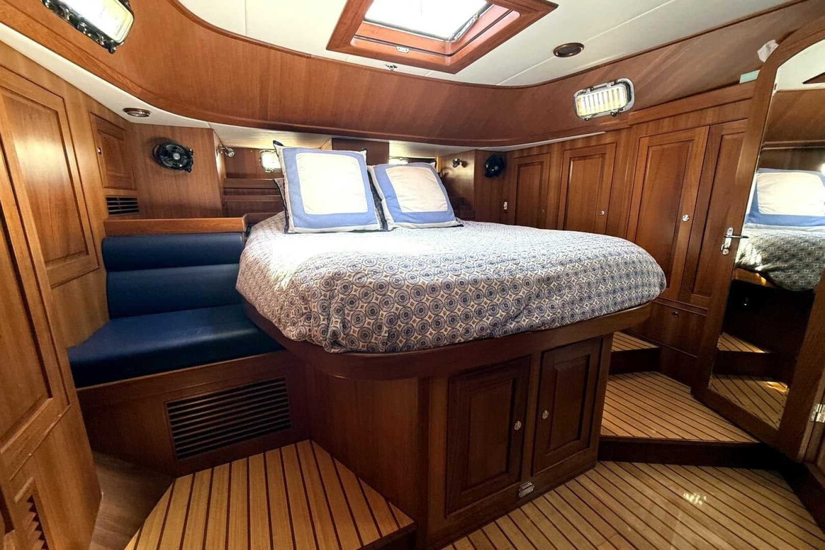 2016 Hylas 56