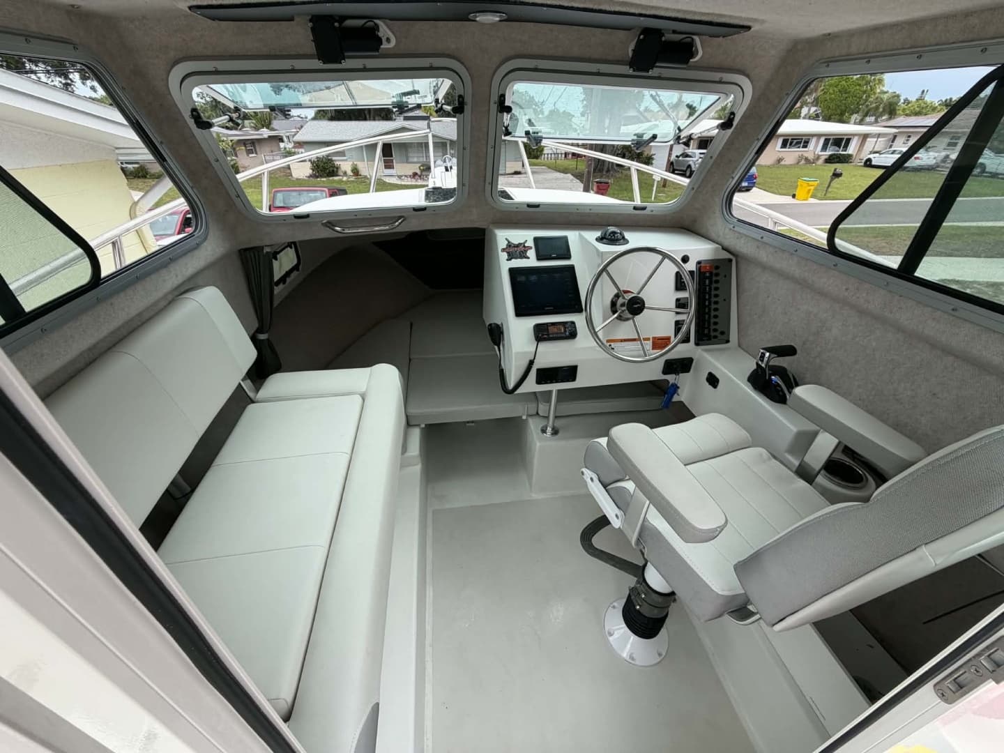 2022 Parker 2320 SC (Sport Cabin)