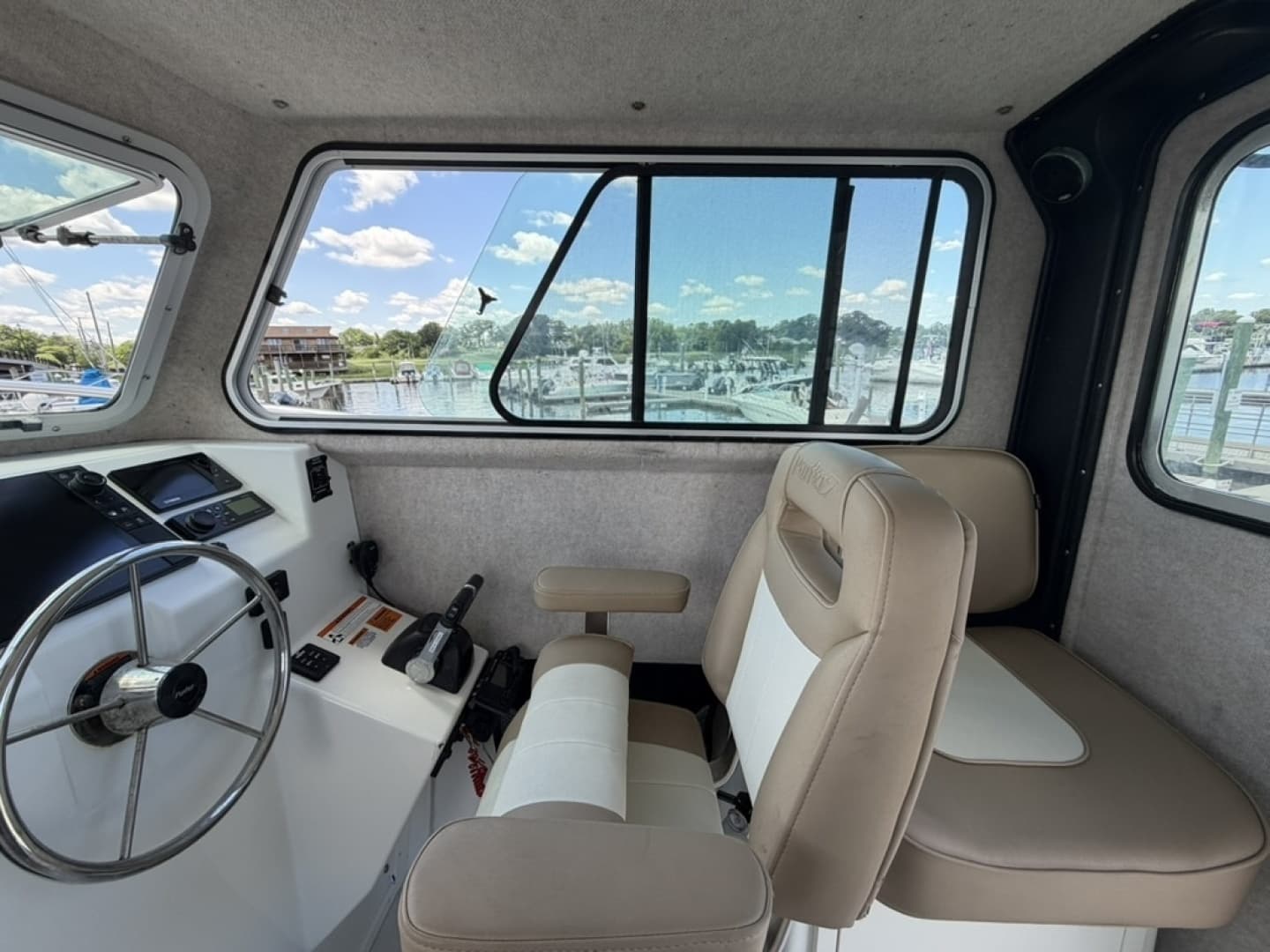 2018 Parker 2520 XL Sports Cabin