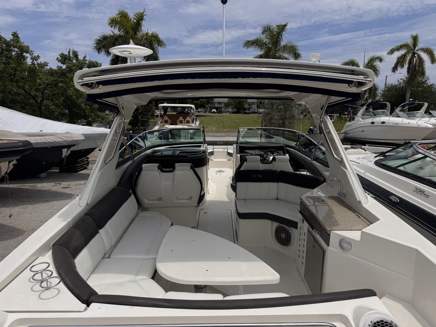 2016 Sea Ray 350 SLX