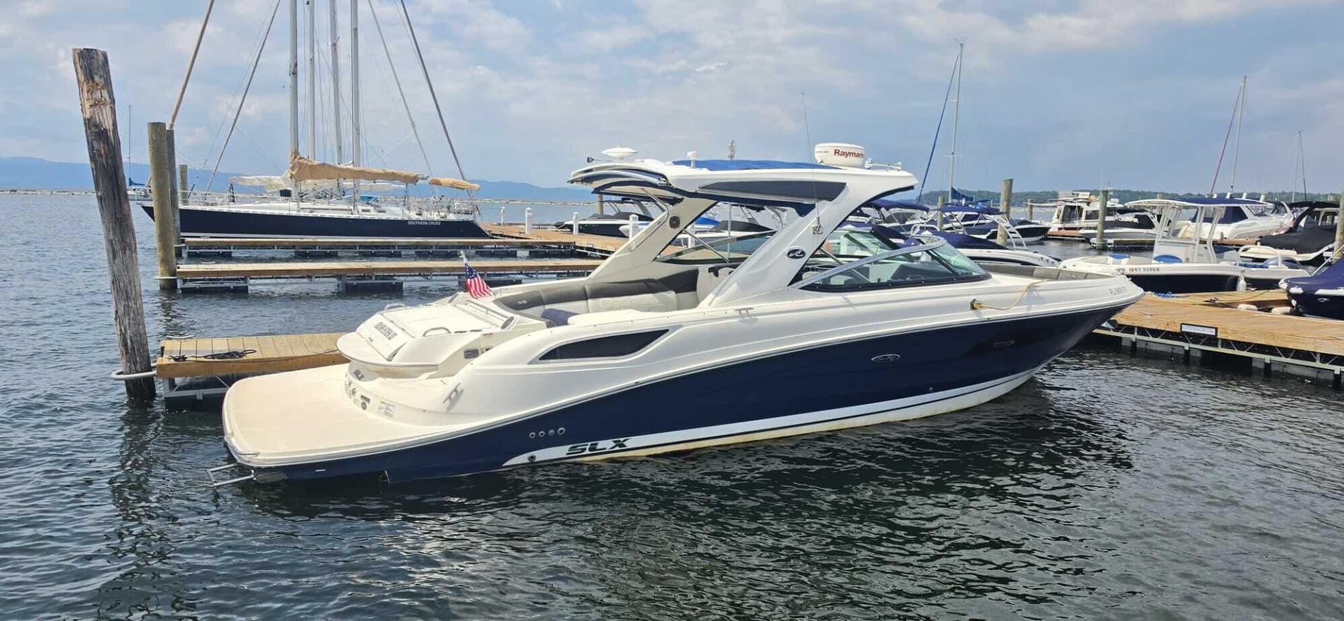 2016 Sea Ray 350 SLX