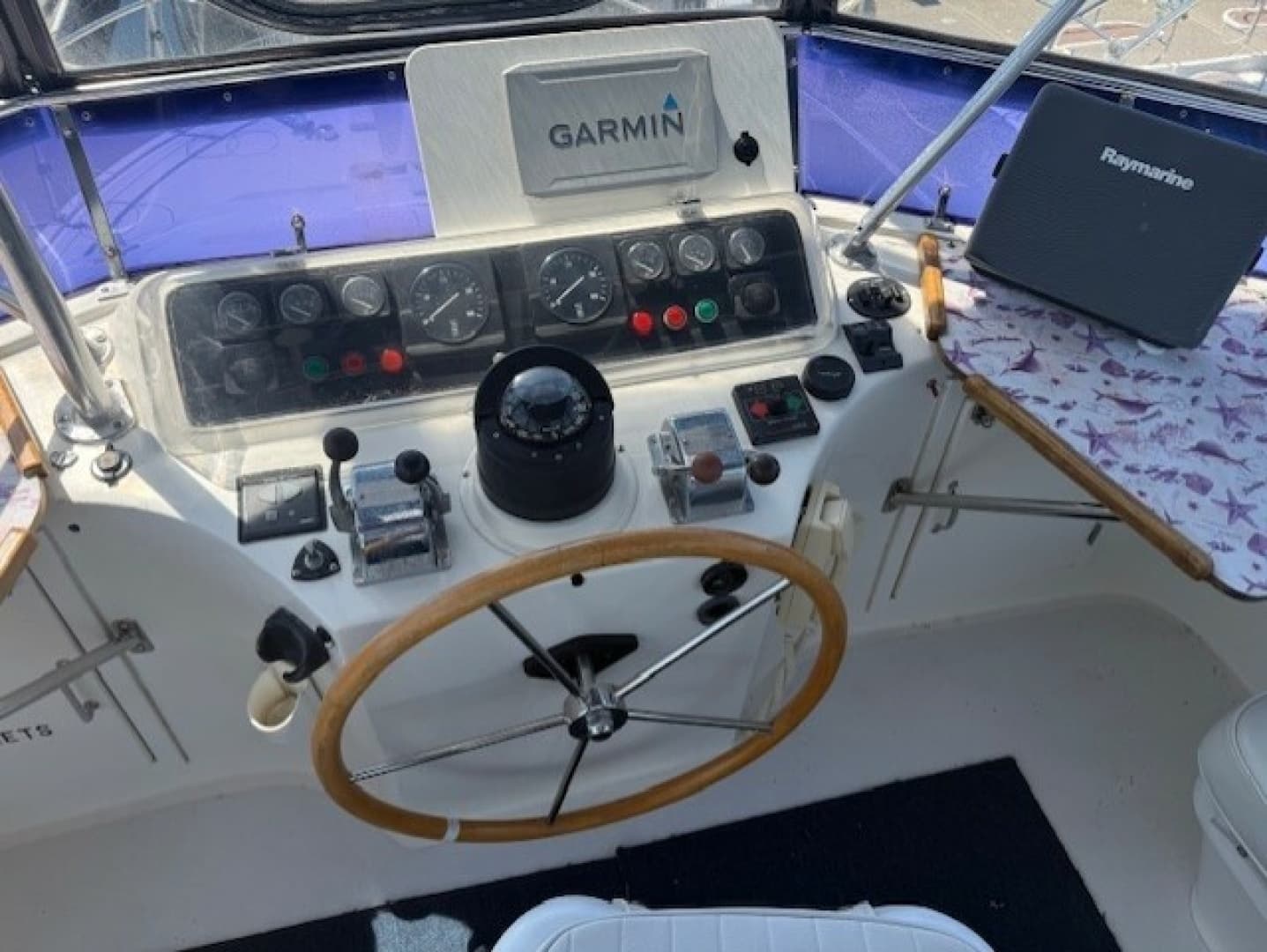 1990 Vista Sun Deck Trawler