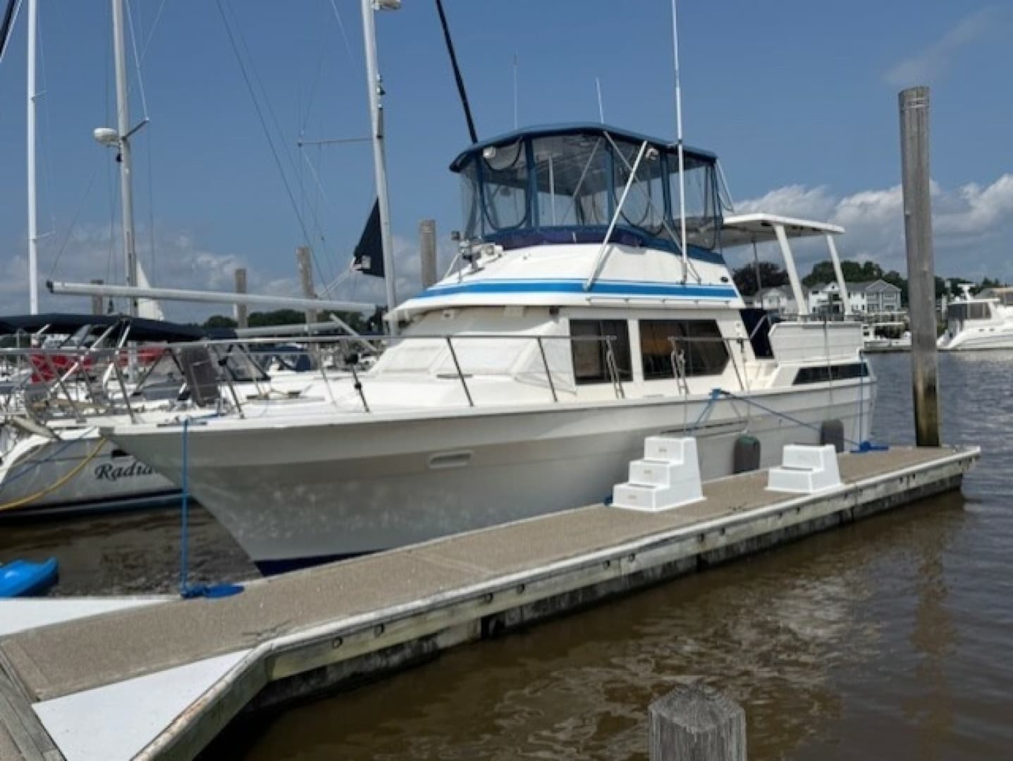 1990 Vista Sun Deck Trawler