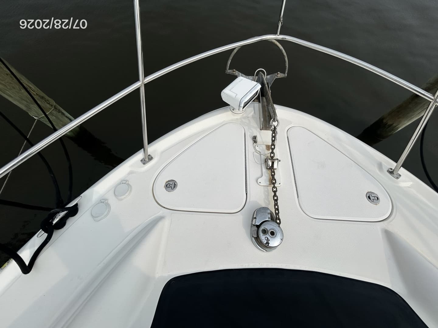 40' Sea Ray anchor windlass1