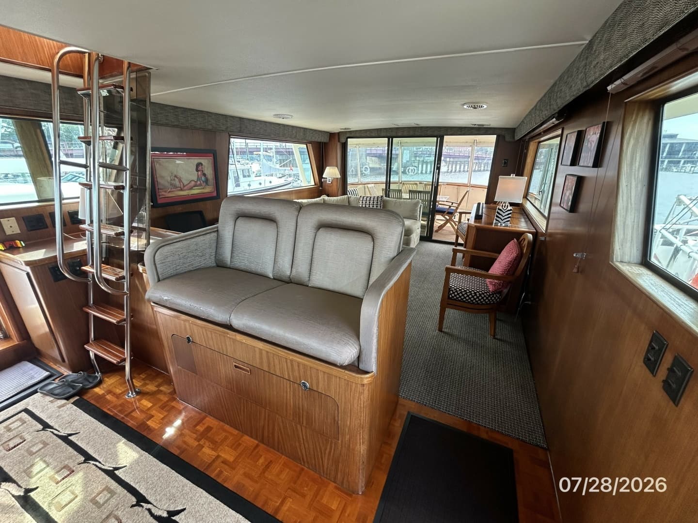 54' Hatteras salon aft