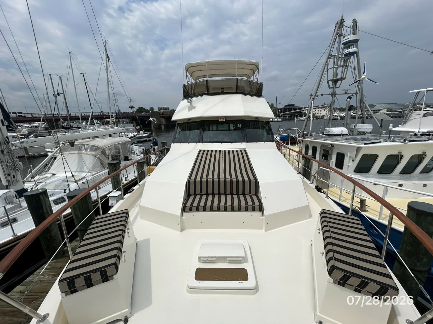 54' Hatteras foredeck aft
