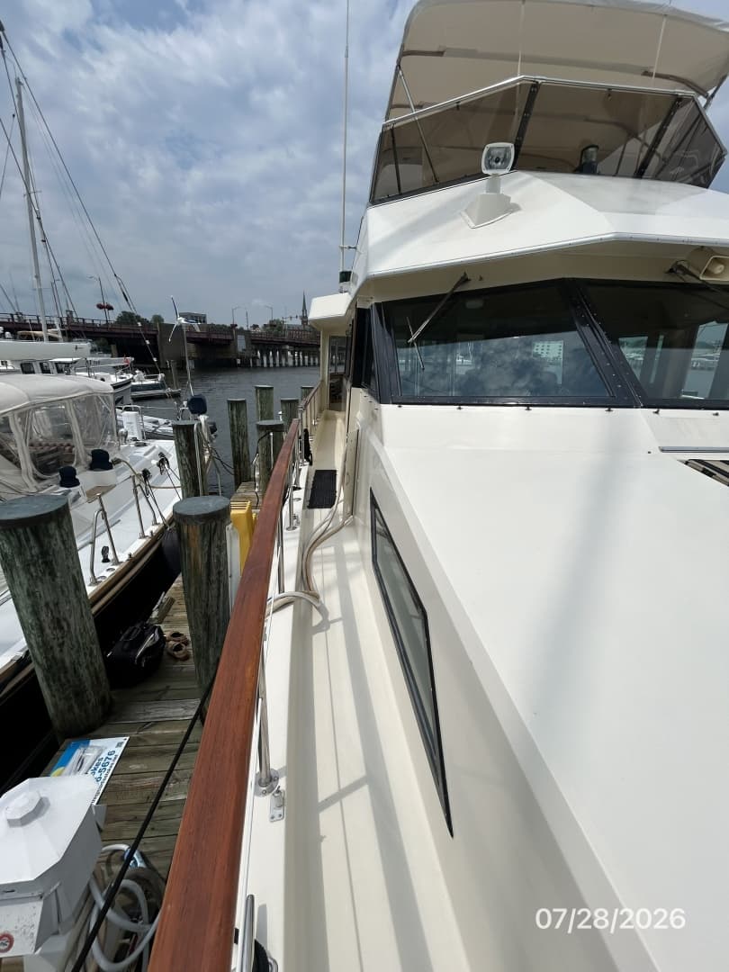 54' Hatteras starboard side deck1