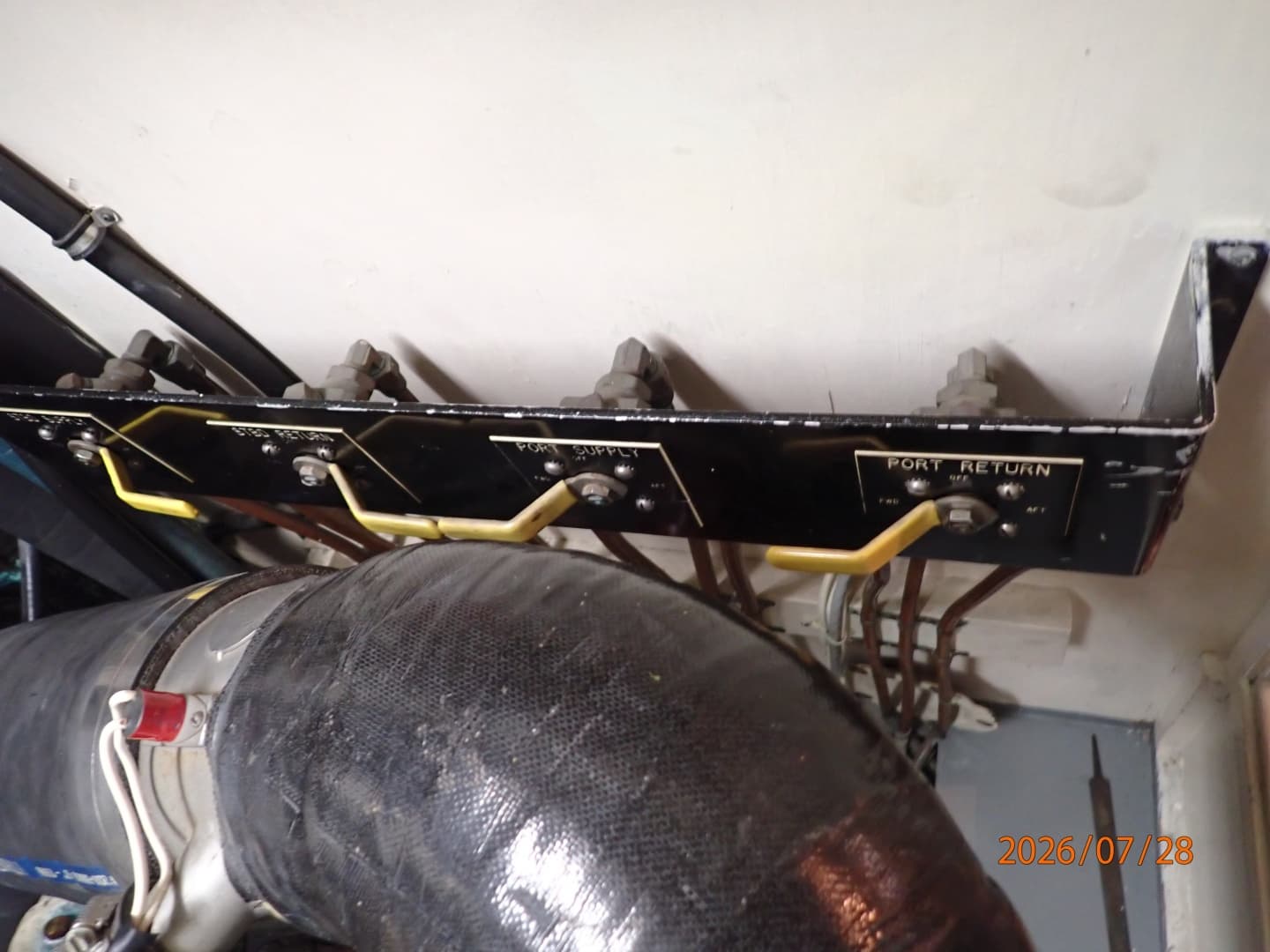 54' Hatteras fuel manifold