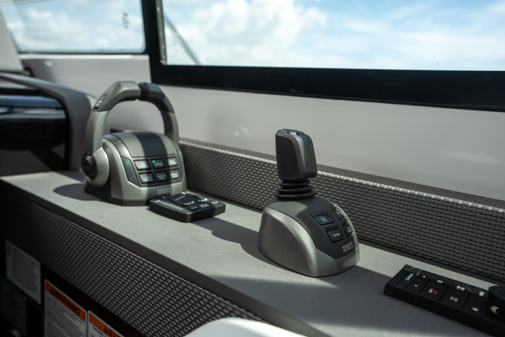 2023 Cruisers Yachts 50 C
