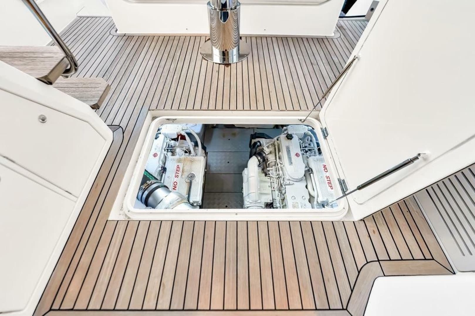 2021 Ferretti Yachts 500