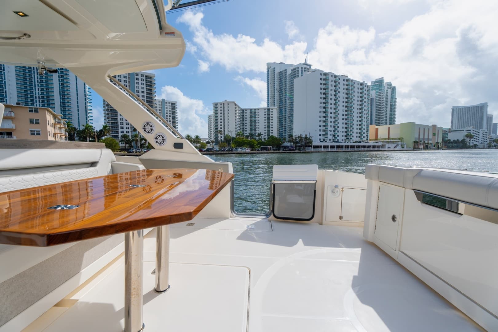 2024 Tiara Yachts 43 LS