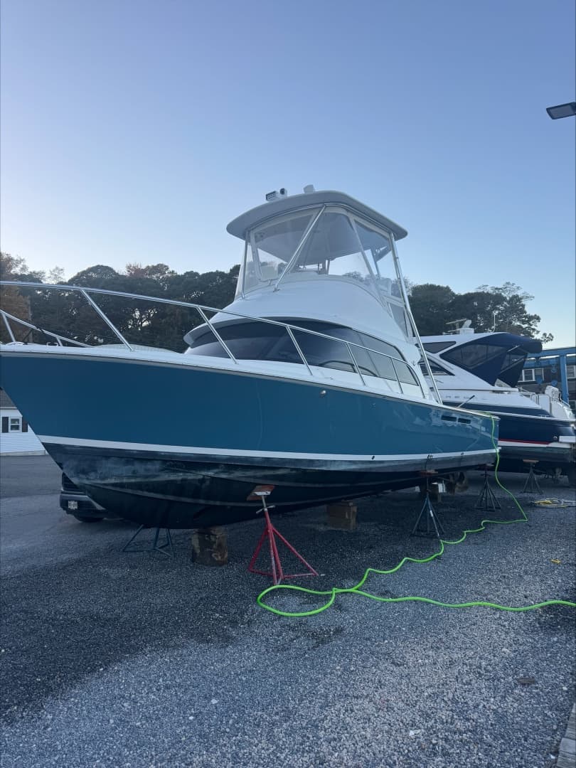 2021 Bertram 35 Flybridge