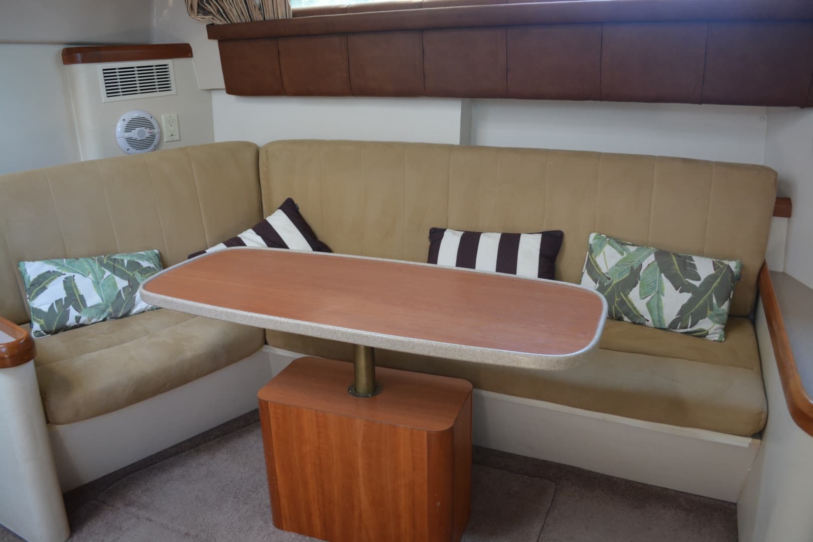 1995 Mainship 37 Motor Yacht