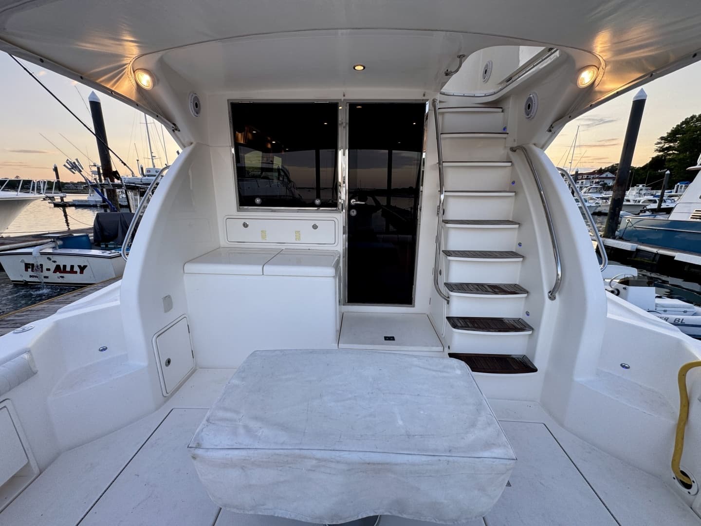 2009 Riviera Open Flybridge