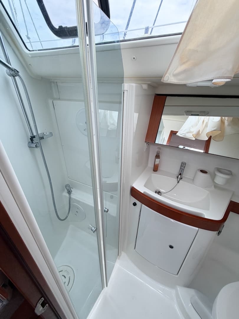 2009 Beneteau Oceanis 40